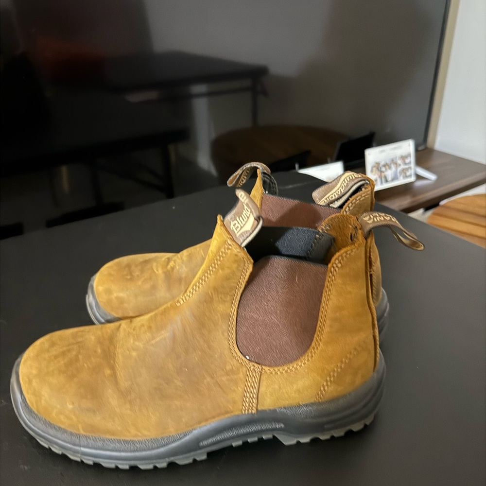 Blundstone Tan Chelsea Slip-On Ankle Boots